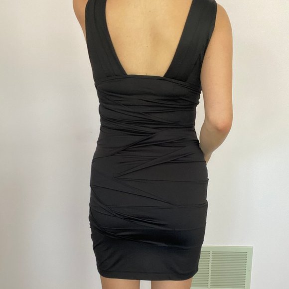Semi-formal Forever 21 Deep-V Little Black Dress for Prom/Graduation/Weddings - Picture 3 of 3
